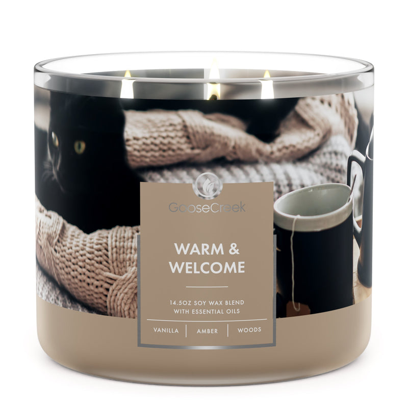 Warm & Welcome 3-Wick Candle U6ID
